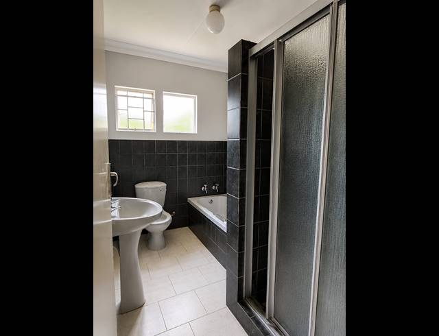 2 BEDROOM HOUSE FOR SALE IN FLORA PARK